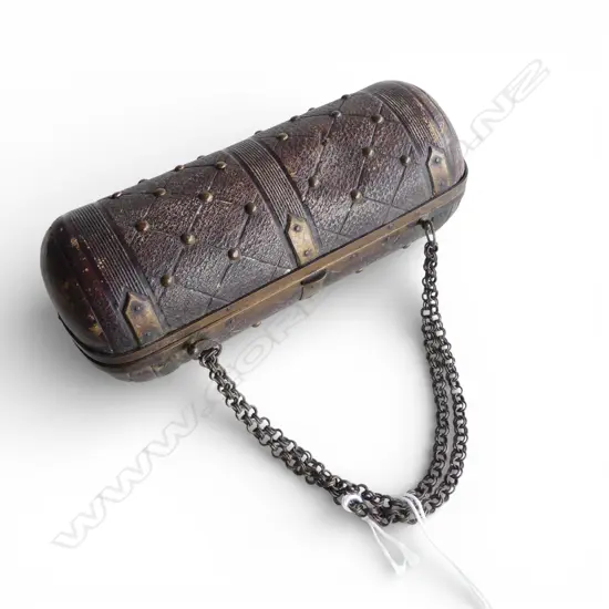 19thC TRAVELLING SEWING COMPENDIUM  leather covered