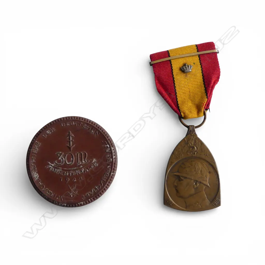 WWI BELGIUM COMEMORATIVE MEDAL + 1922 MEISSEN 30 MARK CERAMIC COIN Image 1++