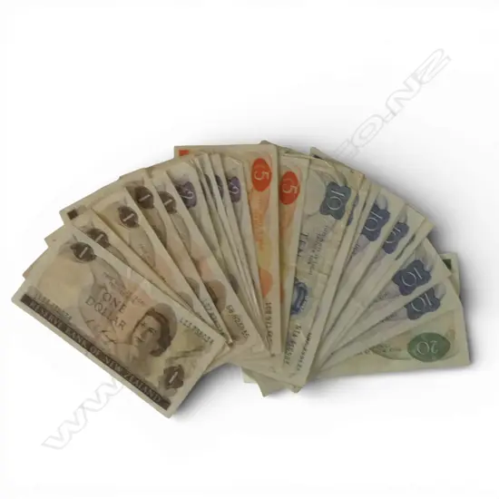 ASST VINTAGE NZ DECIMAL BANKNOTES: 1 x $20 Russell + 13 x $10 Russell + 2 x $5 Knight + 8 x $2 + 8 x $1