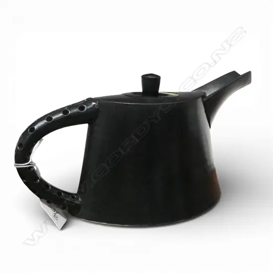CHRIS WEAVER STUDIO POTTERY TEAPOT H.140mm hairline to base