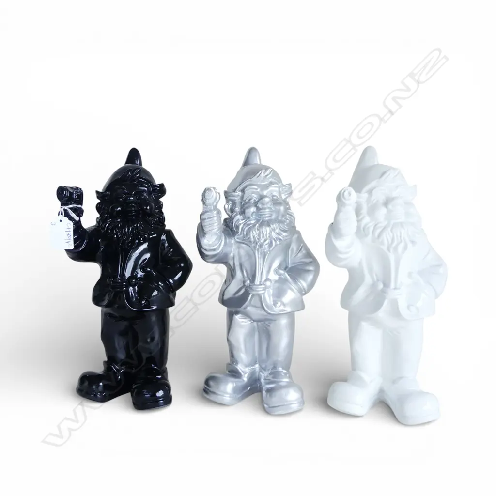 3 RESIN GNOMES HOLDING GUNS; BLACK, WHITE & SILVER H.300mm Image 1++