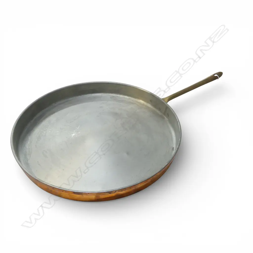 LG SHALLOW COPPER PAN - TAGUS PORTUGAL 370mm dia Image 1++