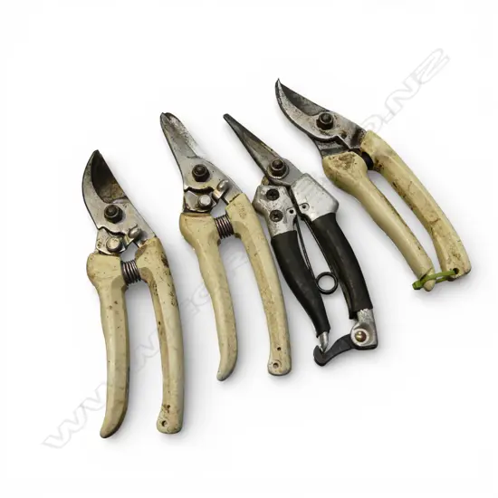 4 SECATEURS