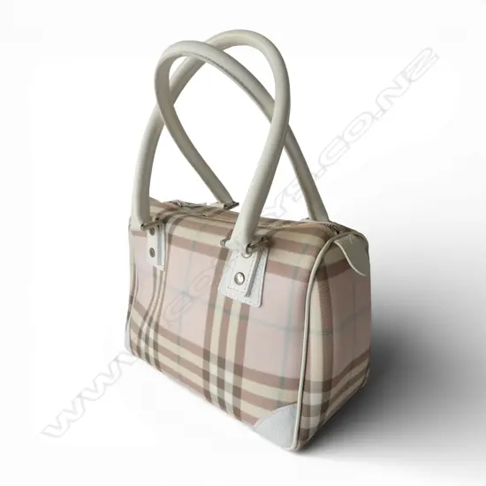 BURBERRY MINI CHESTER HAND BAG 250x130x150mm...