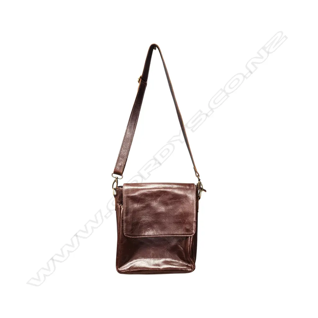 BROWN LEATHER SATCHEL OR MESSENGER BAG Image 1++