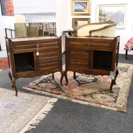 PR WOODEN FRENCH STYLE BEDSIDE DRAWERS (1 LEG REPAIRED) 590x310x630mm