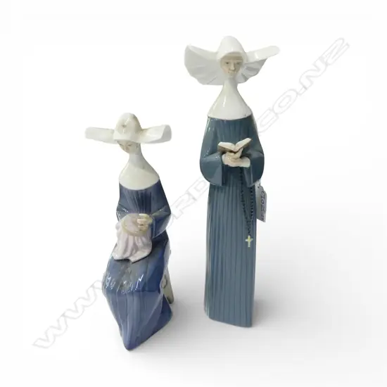2 LLADRO NUNS H.270mm