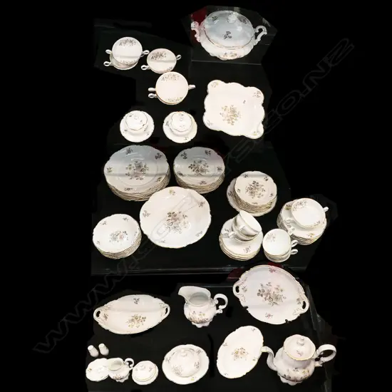 HUTCHENREUTHER 'SYLVIA' DINNER SERVICE 