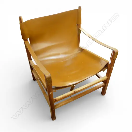 SLUNG LEATHER SAFARI STYLE CHAIR