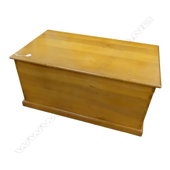 BLANKET BOX 1040x590x490mm