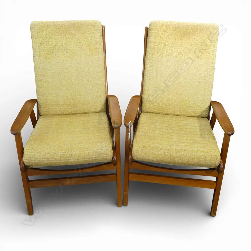 PR MID CENTURY / RETRO ARMCHAIRS Image 1++