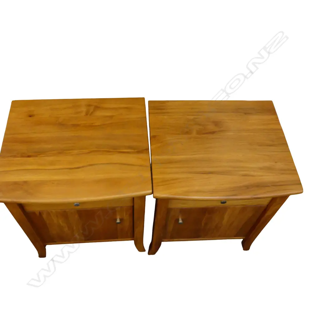 PR MODERN RIMU BEDSIDE DRAWERS 515x450x650mm Image 1++