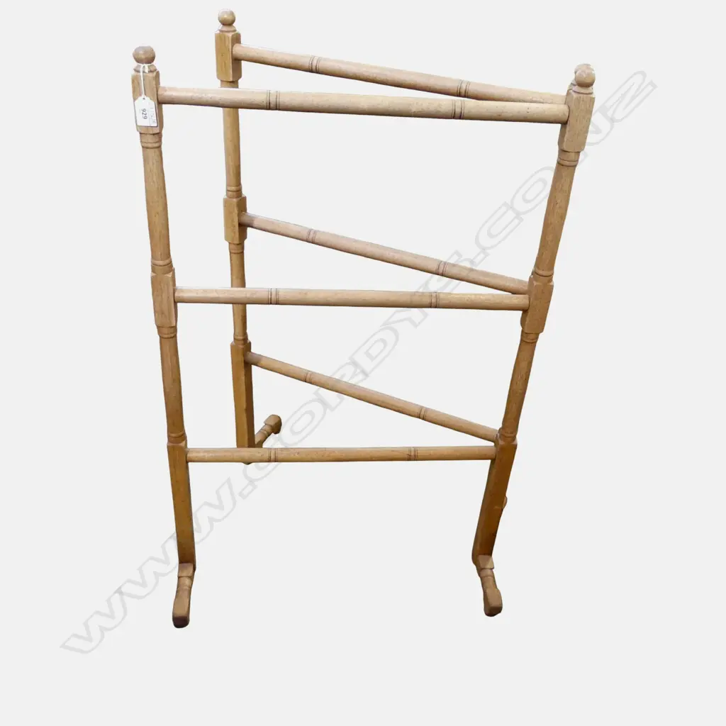 FOLDING WOODEN TOWEL RAIL W.565mm H.900mm Image 1++