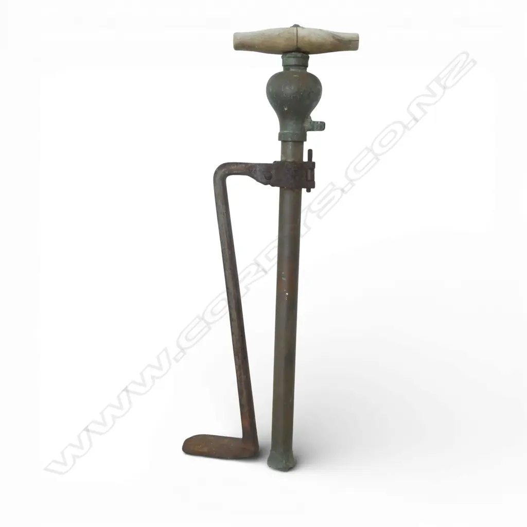 ANTIQUE 'SUCCESS' HAND PUMP H.560mm Image 1++