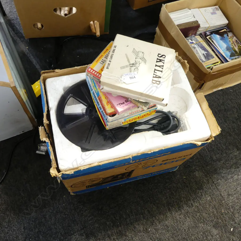 8MM PROJECTOR + ASST FILMS Image 1++