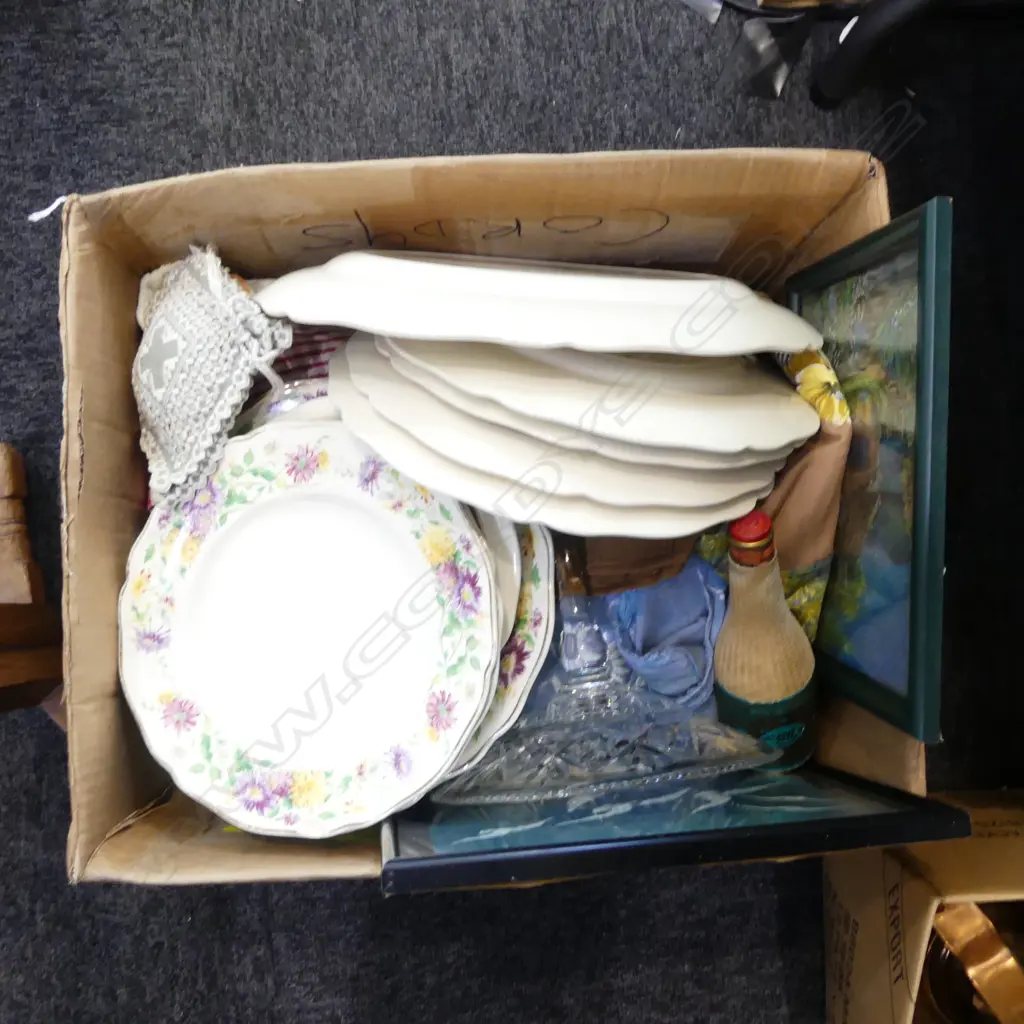 VINTAGE LINENS, ROYAL DOULTON 'ASTERS' PLATES ETC Image 1++