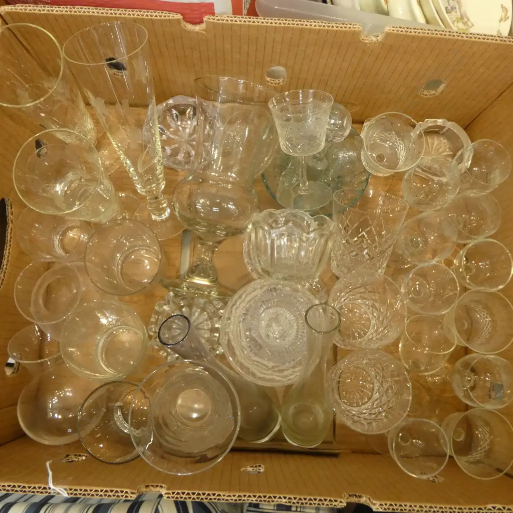 ASST. CRYSTAL/GLASS WARE Image 1++