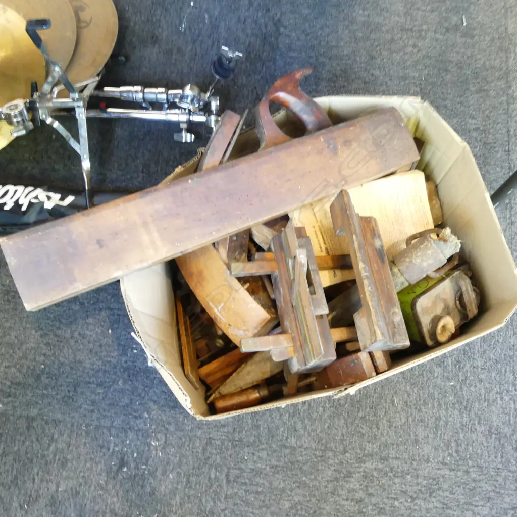 ASST. VINTAGE TOOLS Image 1++