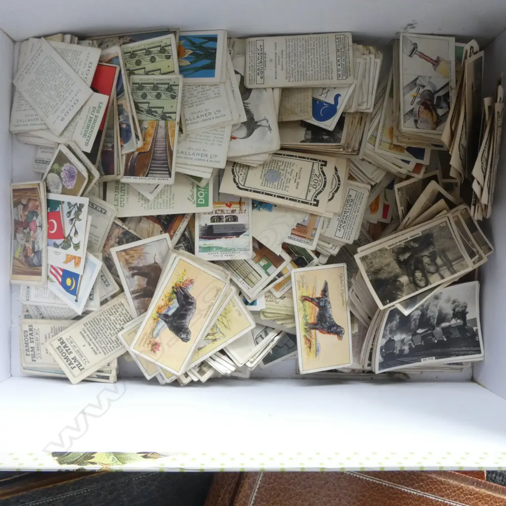 3 CIGARETTE CARD ALBUMS, 200+ LOOSE CARDS Image 1++