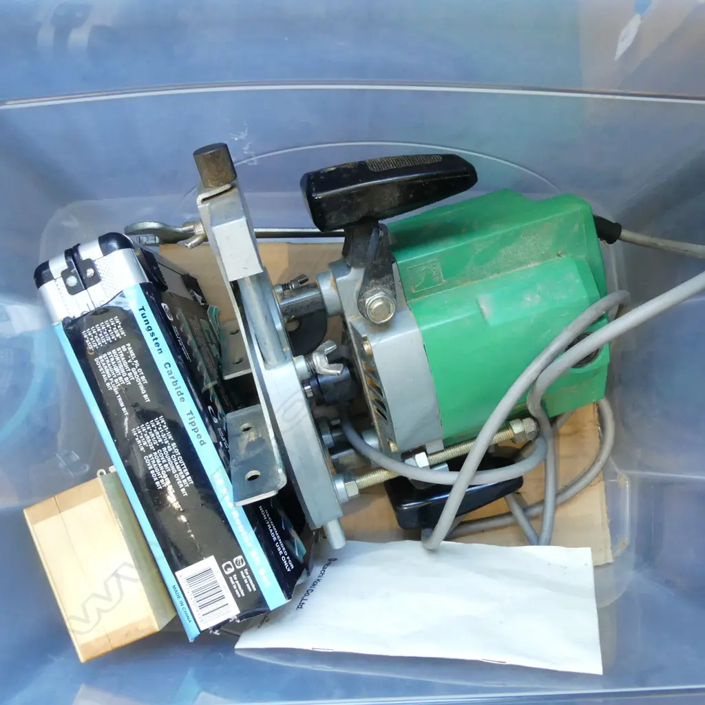 HITACHI ROUTER TR-12 Image 1++