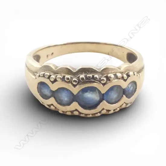 9ct GOLD & 5 STONE SAPPHIRE RING 3.03gms SIZE N (stones showing wear)