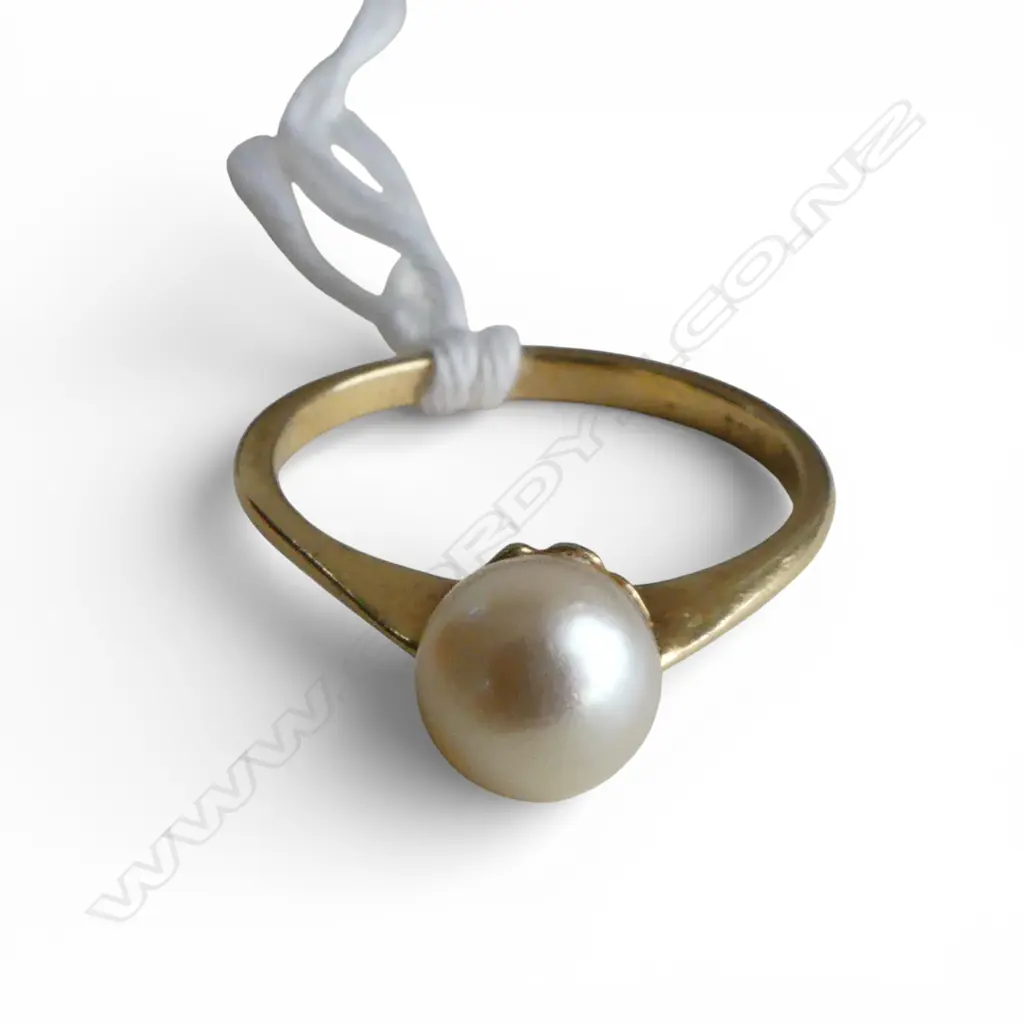 18ct Y/GOLD & SOLITAIRE cultured PEARL RING 2.56gms SIZE O Image 1++