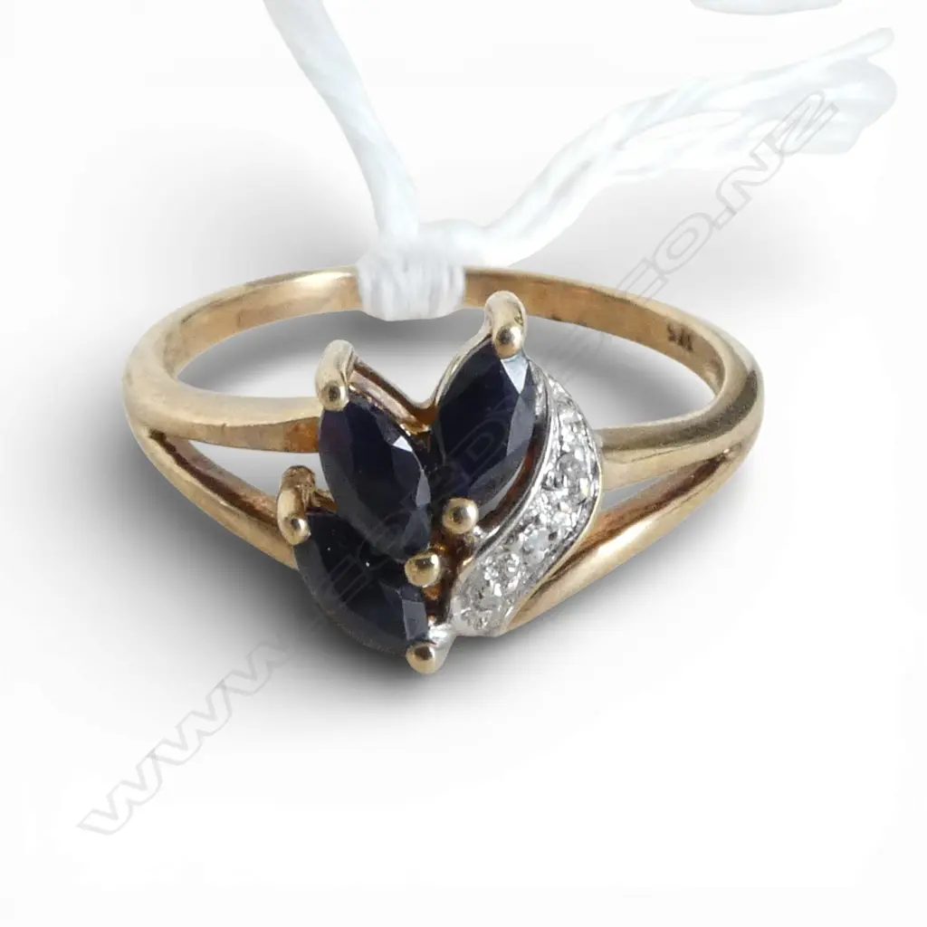 9CT  SAPPHIRE/DIAMOND DRESS RING, 2.3gms SIZE O Image 1++