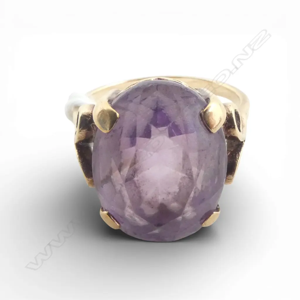 **RTV** 9ct Y/GOLD (14 x 11mm) OVAL AMETHYST RING, 4.49gm SIZE N1/2 Image 1++