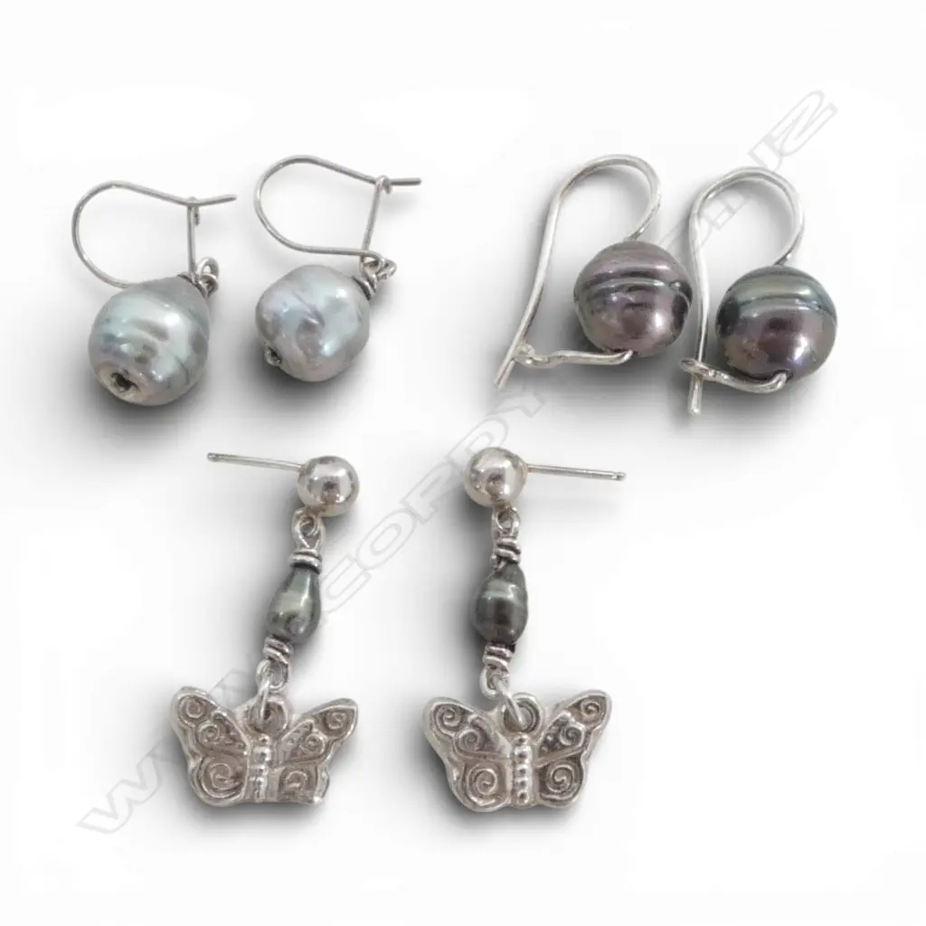 3 PRS OF SIMON MISDALE SILVER AND BLACK PEARL EARRINGS From Simon's estate. Image 1++
