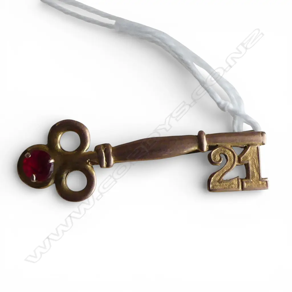 9ct 21 KEY w RED STONE chipped 2gm Image 1++