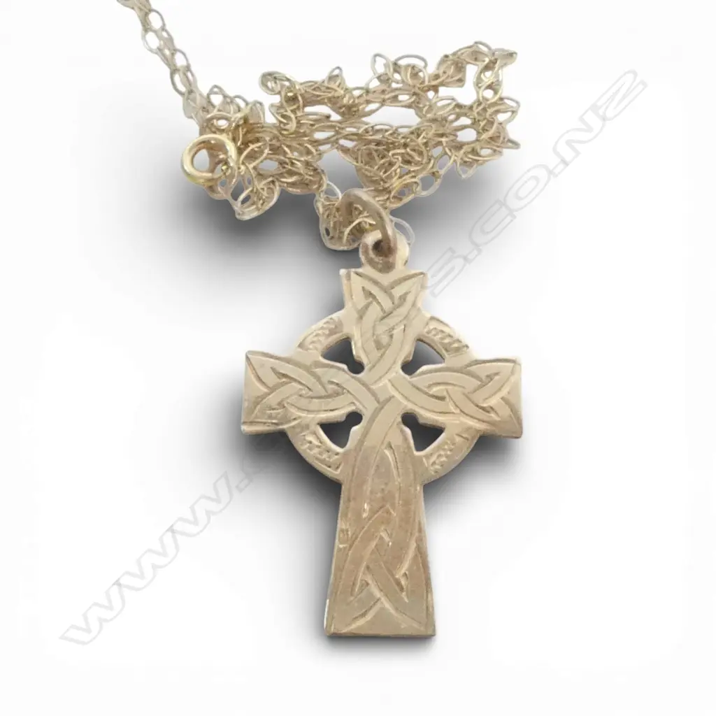 9ct YELLOW GOLD FINE CHAIN L.460mm with 'IRELAND' engraved 9ct GOLD CROSS 1.6gms Image 1++