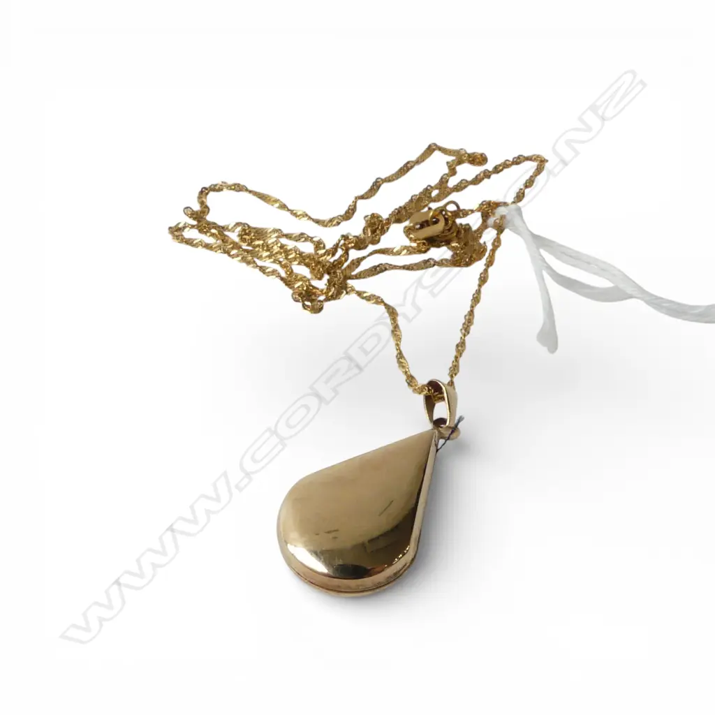 9CT LOCKET PENDANT NECKLACE 2.2gms Image 1++
