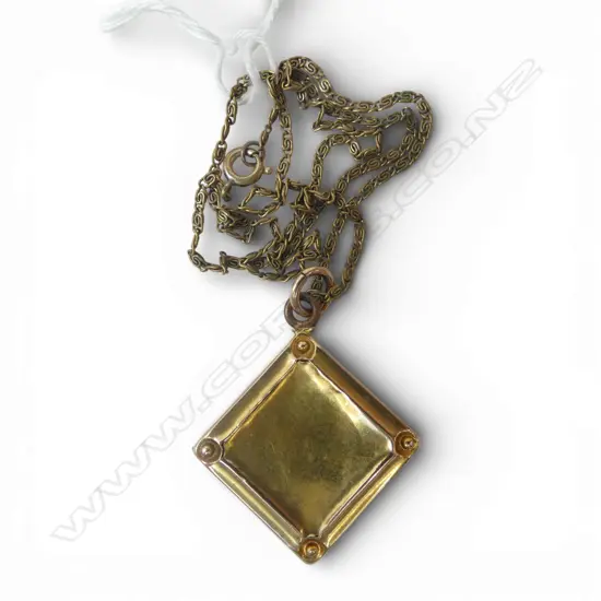 14-15CT YG LOCKET 23x23mm 8.3gms (NOT INCL. BASE METAL CHAIN) SOME WEAR