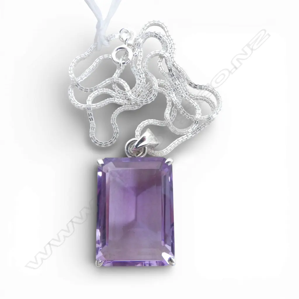 LRG SILVER & AMETHYST PENDANT 20 x 15mm on SILVER CHAIN, Image 1++
