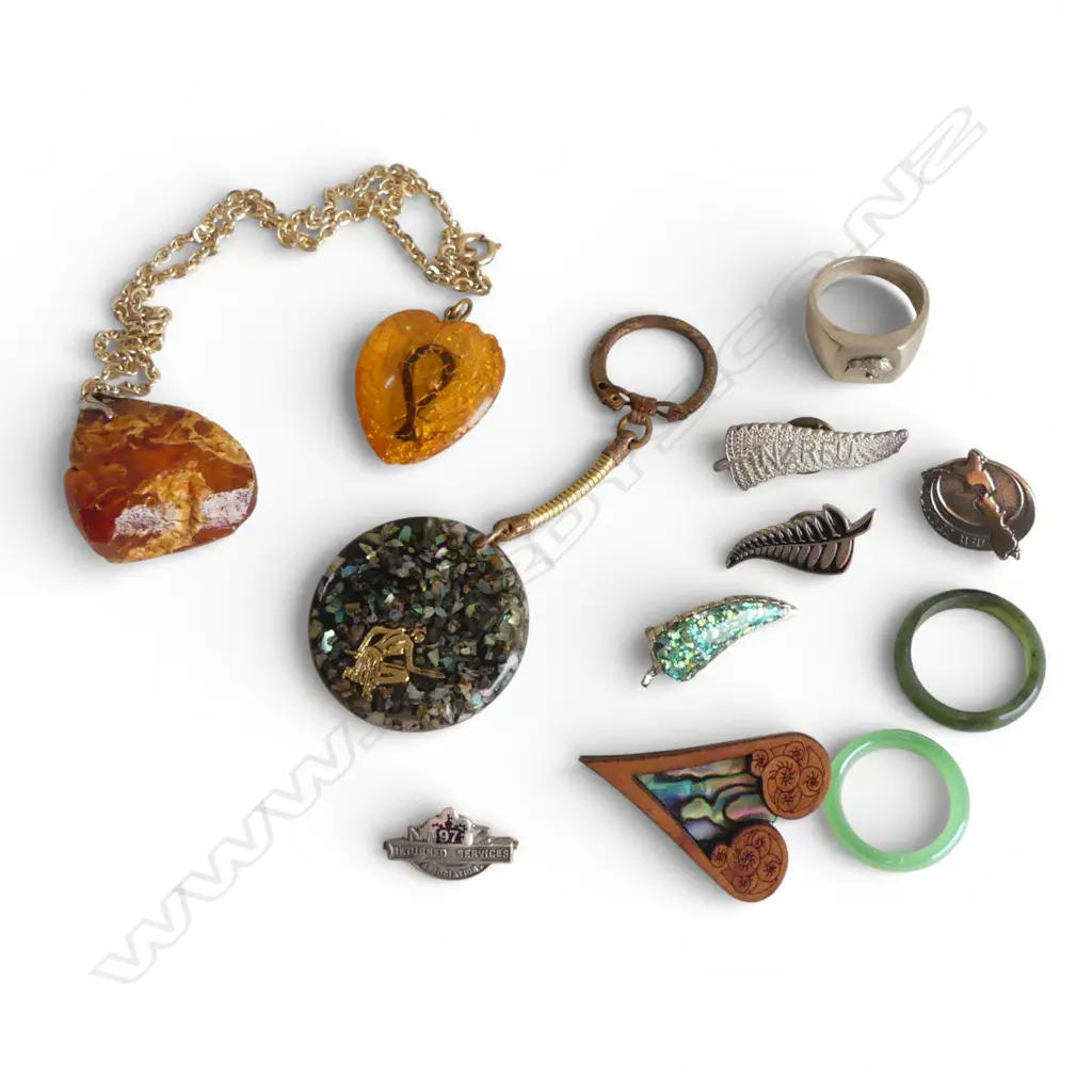 SILVER SIGNET RING w kiwi top + nephrite ring & other + asst NZ costume jewellery etc Image 1++