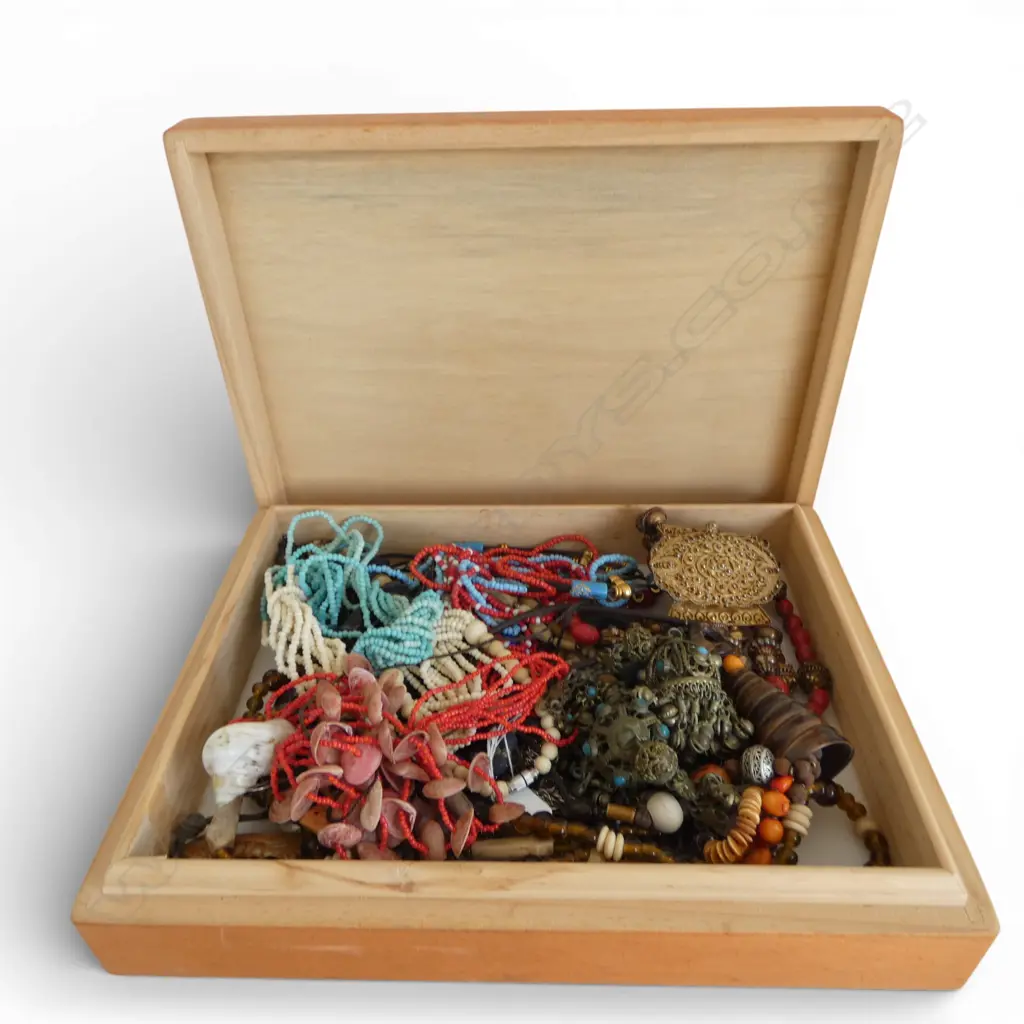 LGE COLLECTION TRIBAL & OTHER COSTUME JEWELLERY Image 1++