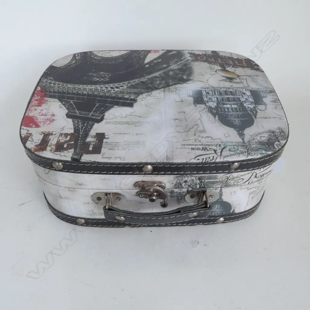 JEWLLERY BOX JADE PENDANT EP VINTAGE PURSE & OTHER COLLECTABLES Image 1++