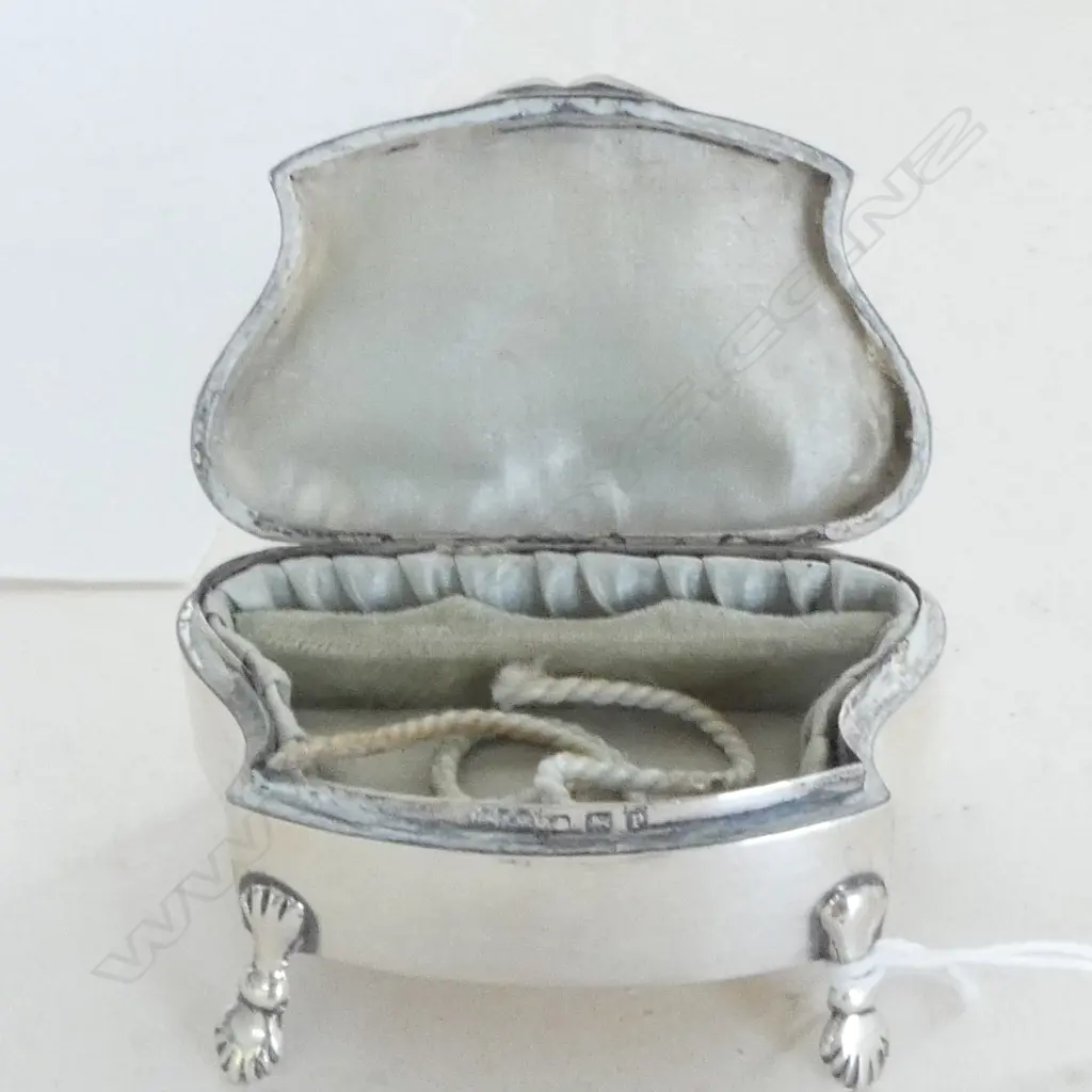 Birmingham 1914 SILVER VANITY JEWEL BOX velvet & silk lined interior 55.8gms Image 1++