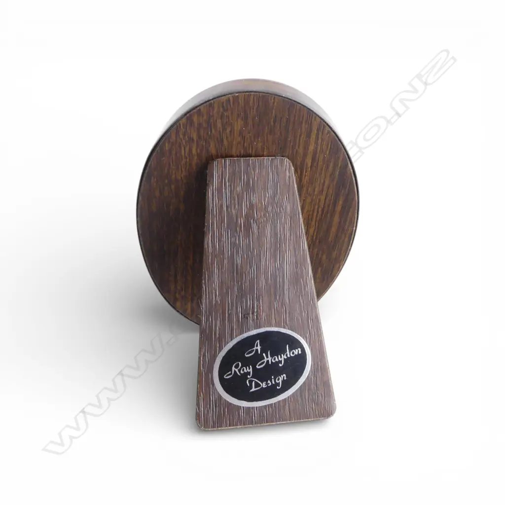 RAY HAYDON NZ SILVER OVAL PHOTO FRAME 90x65mm Image 1++