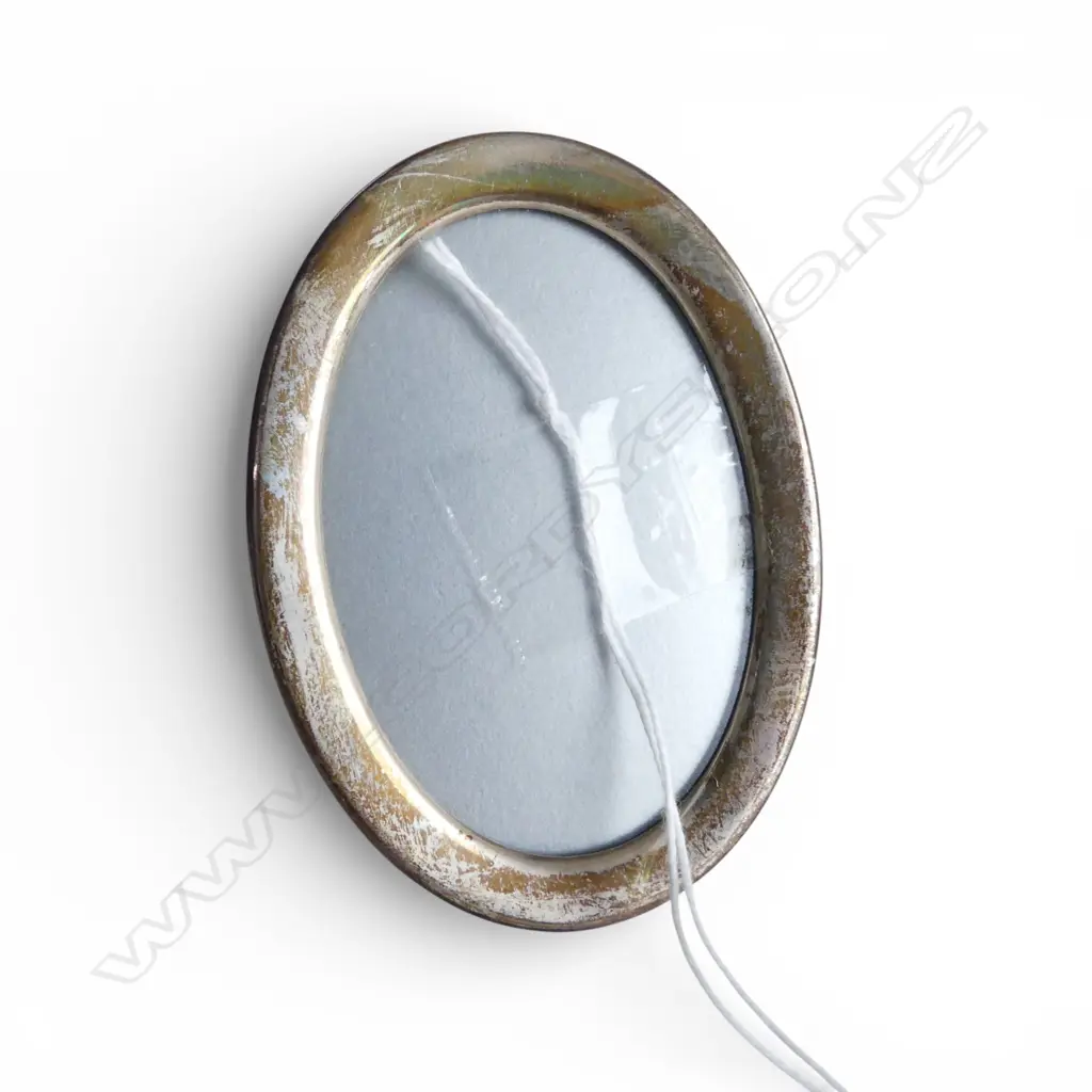 RAY HAYDON NZ SILVER OVAL PHOTO FRAME 90x65mm Image 1++
