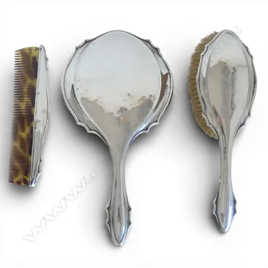 3 PCES STG SILVER VANITY SET, WILLIAM DAVENPORT, BIRMINGHAM 1916; COMB ITSELF IS NOT ORIGINAL
