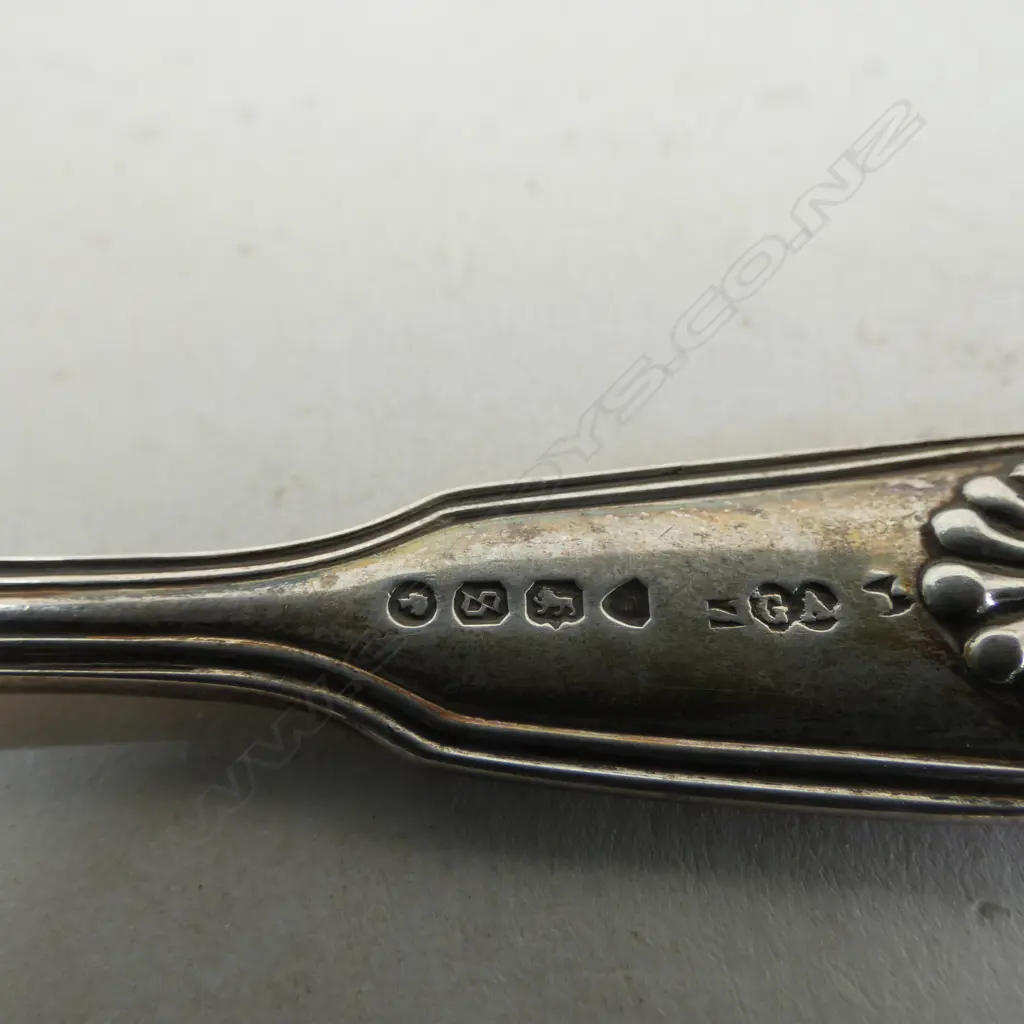 VICTORIAN SILVER MUSTARD SPOON dble struck fiddle thread & shell London 1873 28gms Image 1++