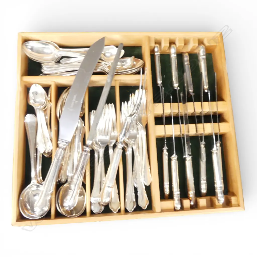 TRAY OF SILVER PLATE CUTLERY Image 1++