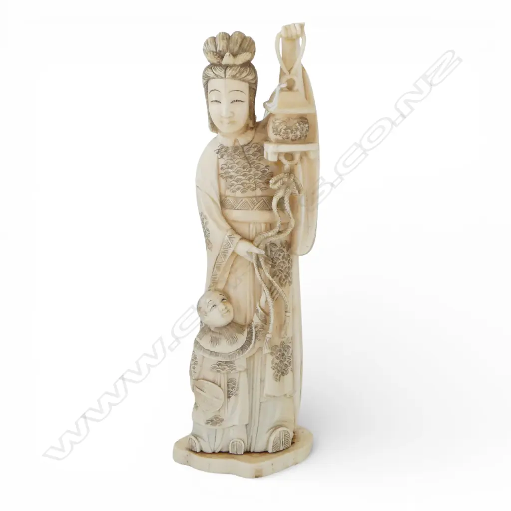 JAPANESE CARVED MARINE IVORY FIGURE OF A WOMAN & CHILD H.255mm Image 1++