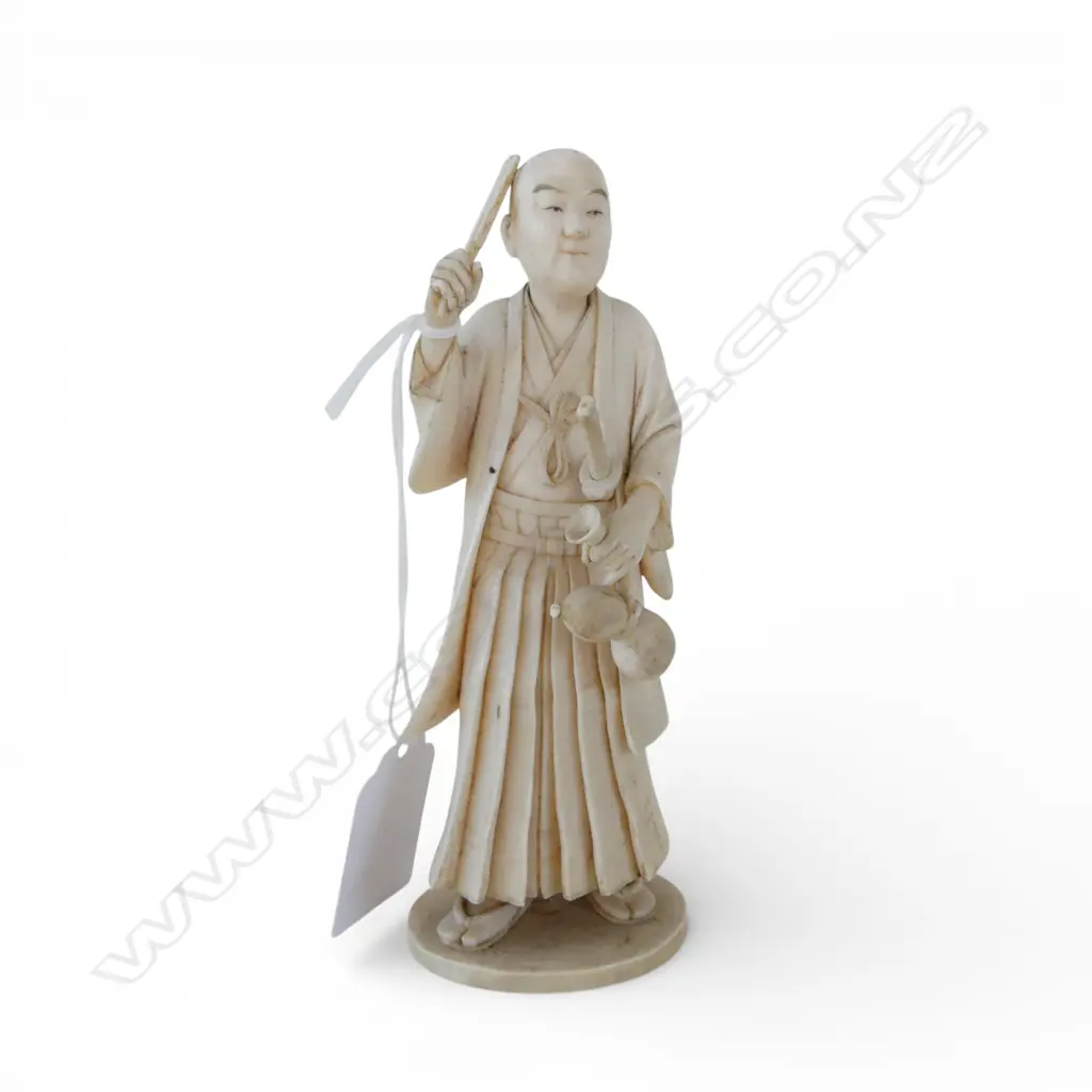 JAPANESE IVORY FIGURE; MAN w. SWORD & GOURD BOTTLE H.125mm Image 1++