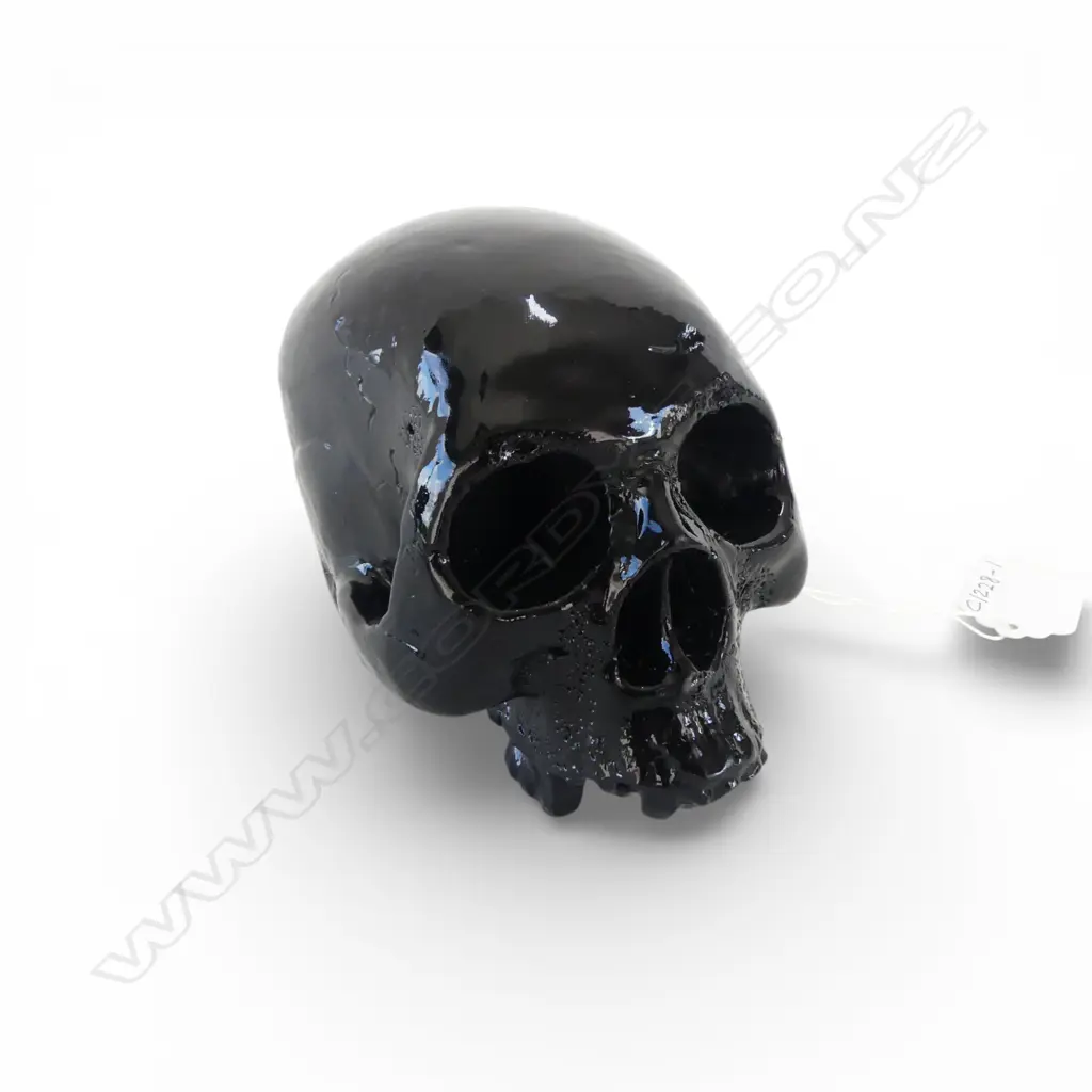BLK CERAMIC SKULL, H.90 x 120mm, Japanese stamp Image 1++