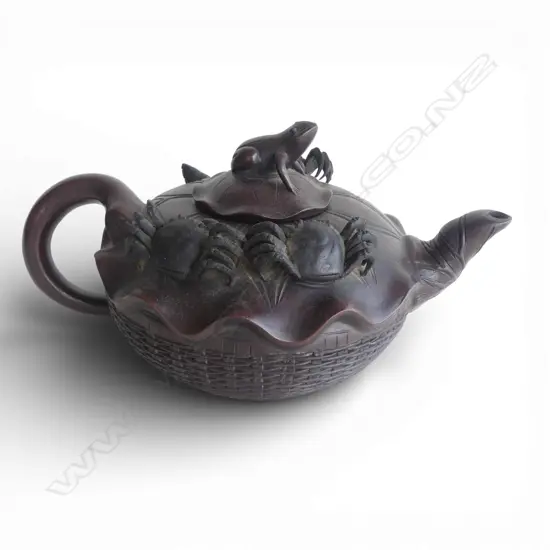 LG ORIENTAL YIXING WARE TEAPOT DECORATED w. CRABS L.350mm