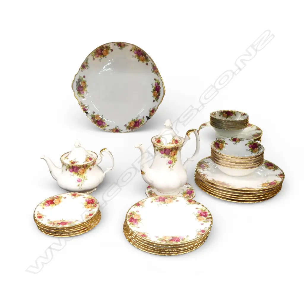 28 PCES ROYAL DOULTON OLD COUNTRY ROSES... Image 1++