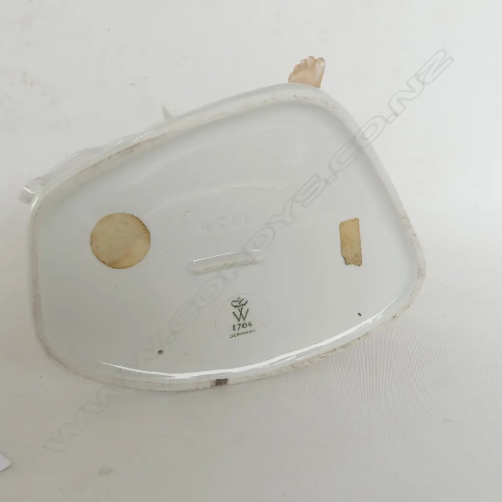 WALLENDORF NUDE w. DEER FAWN H.165mm Image 1++