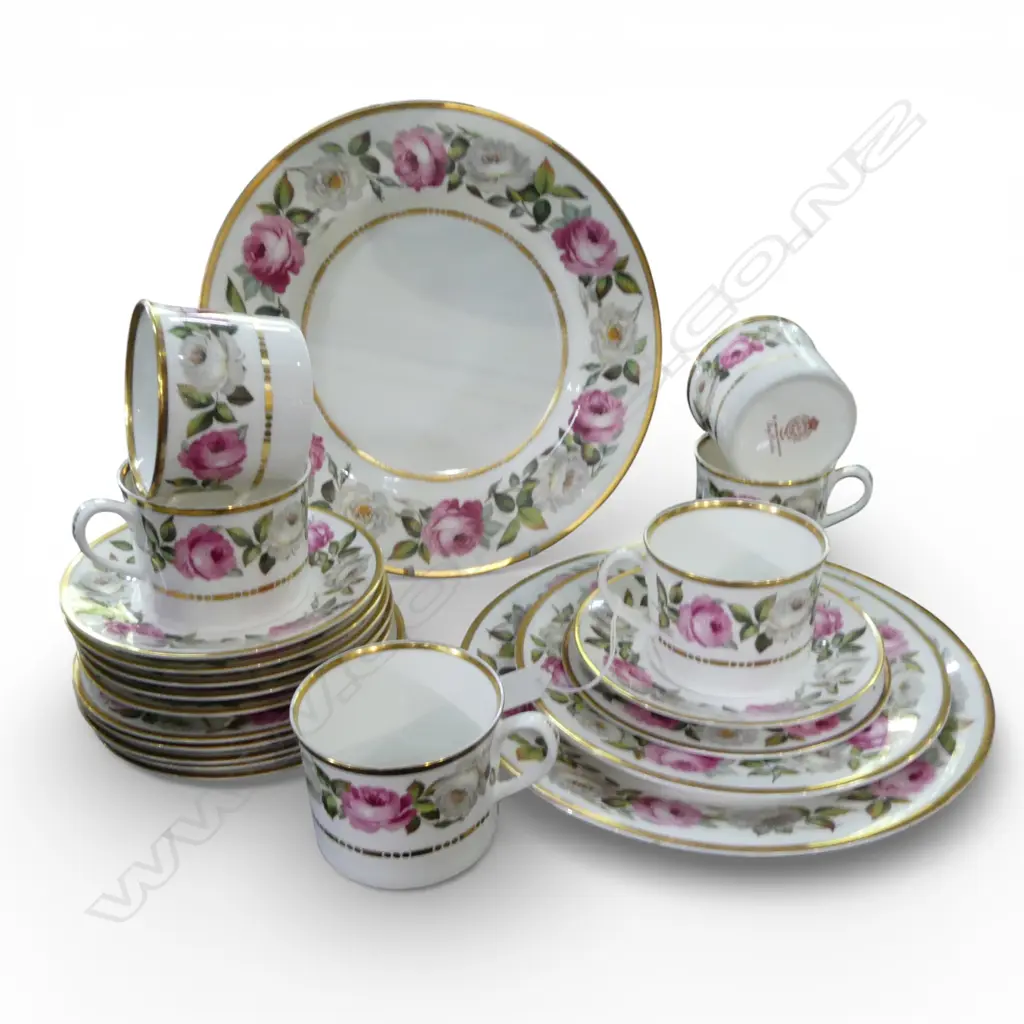6 ROYAL WORCESTER 'ROYAL GARDEN' COFFEE CUP TRIOS + 3 PLATES Image 1++